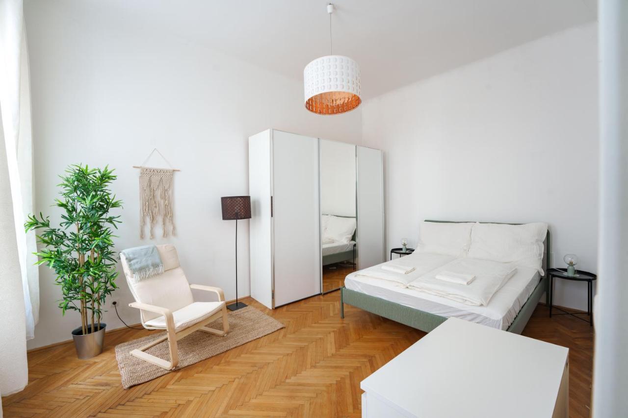 1020 Apartment *