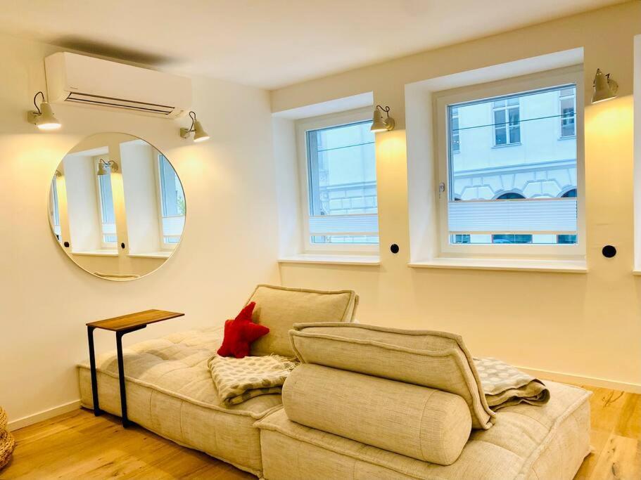 Apartment 5 Minutes To At St.stephan's *