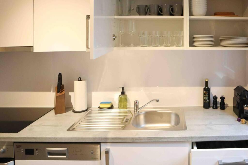 Charming, Modern & Spacious Apartment Vienna