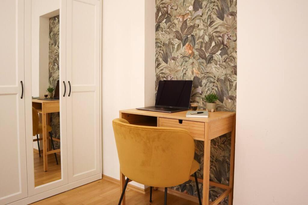 Charming, Modern & Spacious Apartment *