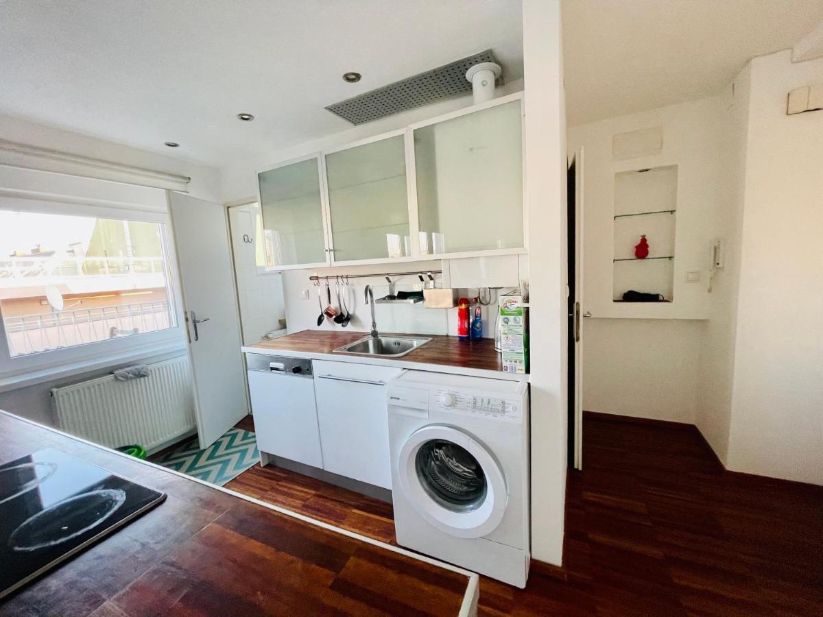 Cosy Flat With Huge Terrasse! Long Or Shortterm Vienna