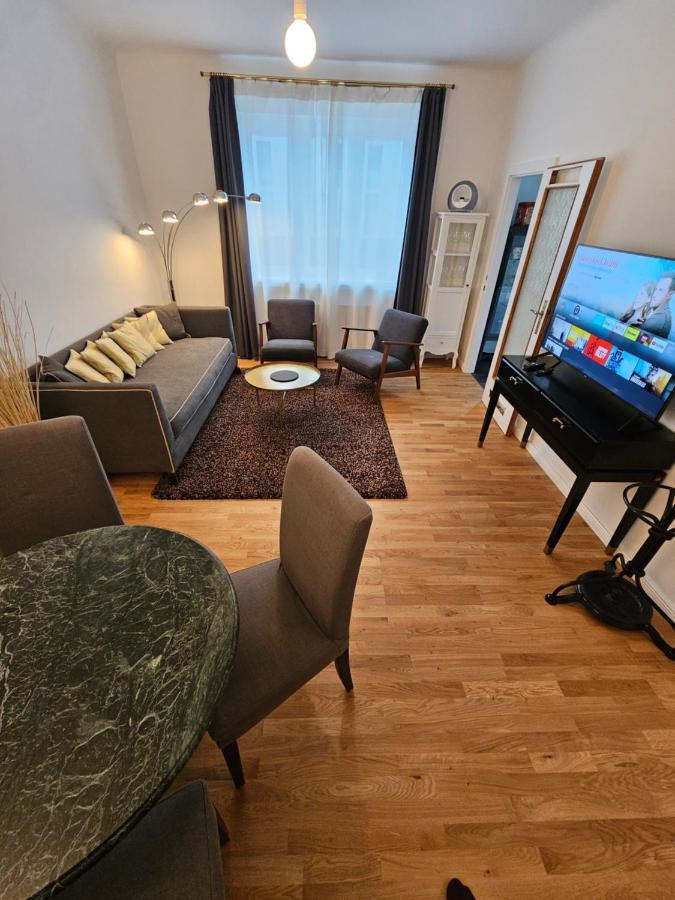 Yuki's Place - Design - Trade Fair - Wu Campus - Downtown - Subway Wien