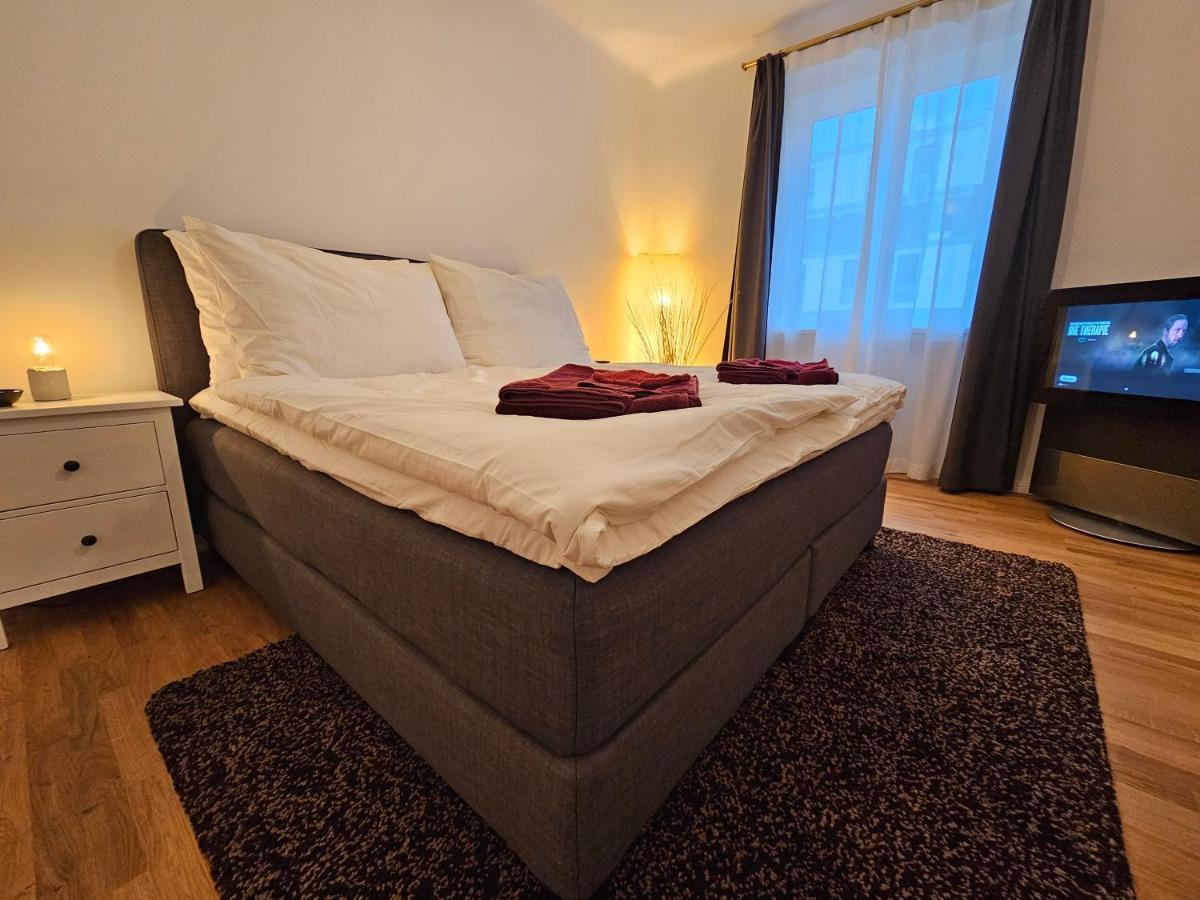 Yuki's Place - Design - Trade Fair - Wu Campus - Downtown - Subway Apartment *