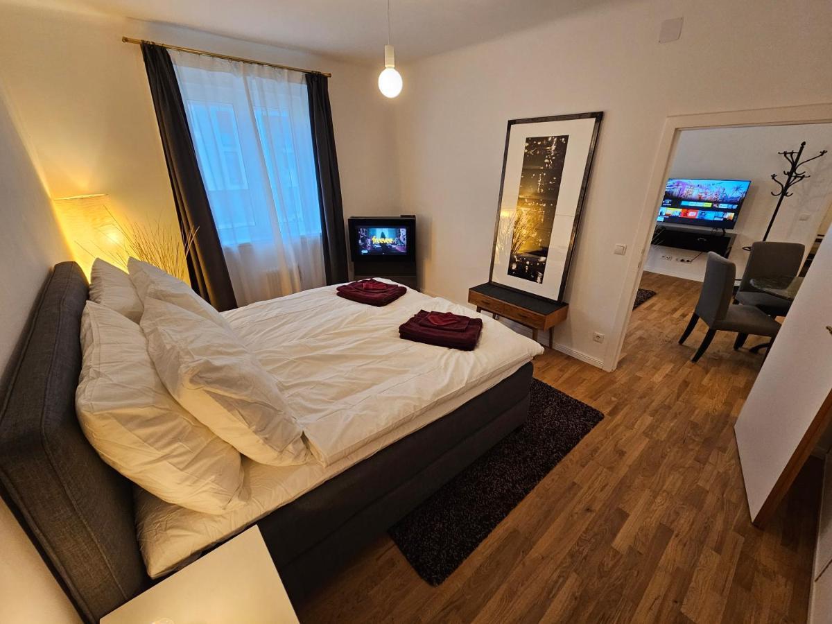 Yuki's Place - Design - Trade Fair - Wu Campus - Downtown - Subway Apartment