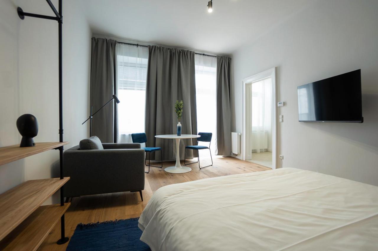 Contemporary With A Balcony. Apartment Vienna