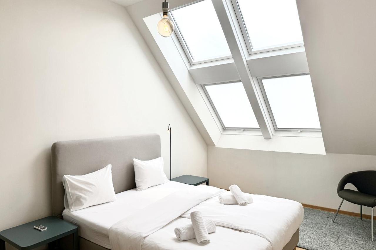 Apartment Spacious Penthouse In Favoriten *