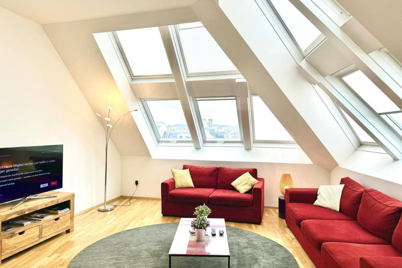 Apartment Spacious Penthouse In Favoriten *