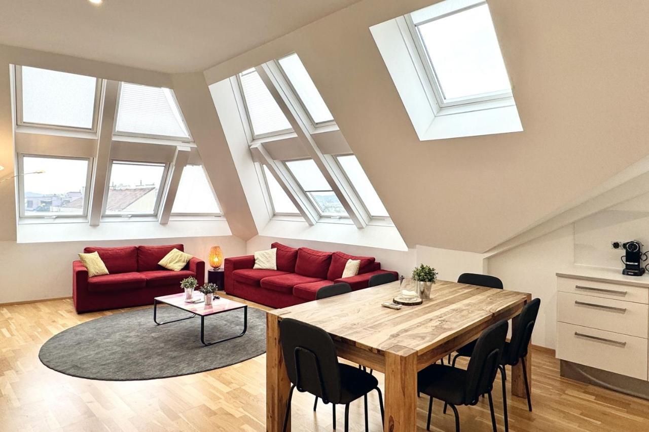Spacious Penthouse In Favoriten *