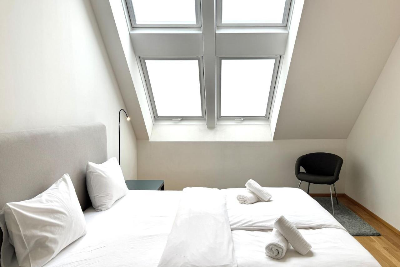 Spacious Penthouse In Favoriten Apartment *