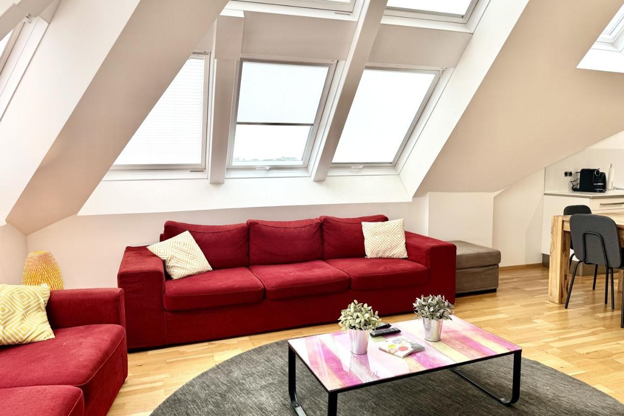 Apartment Spacious Penthouse In Favoriten