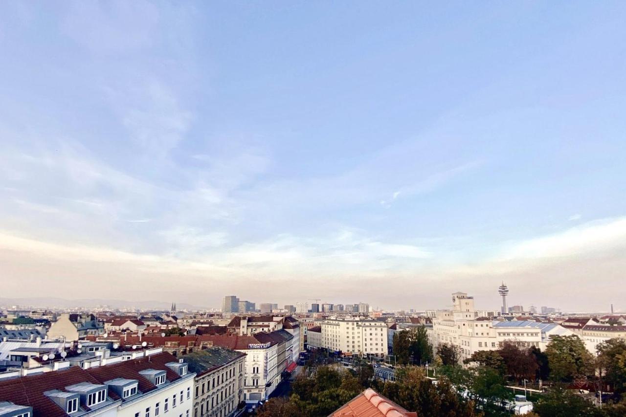 Apartment Spacious Penthouse In Favoriten