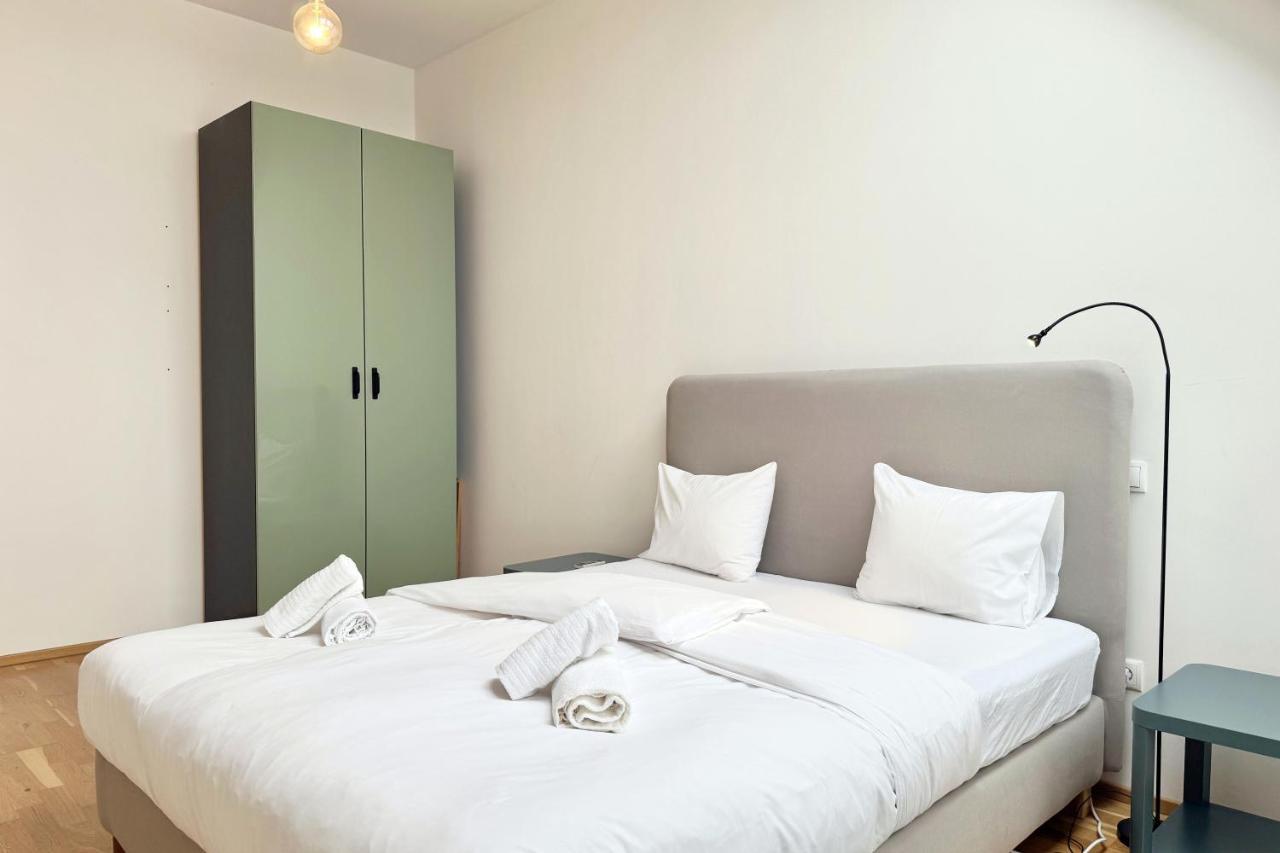 Spacious Penthouse In Favoriten Apartment *