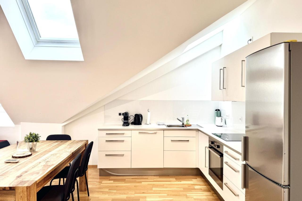 Spacious Penthouse In Favoriten Vienna