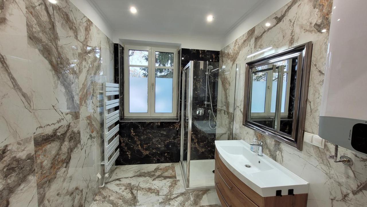Premium Apartment
