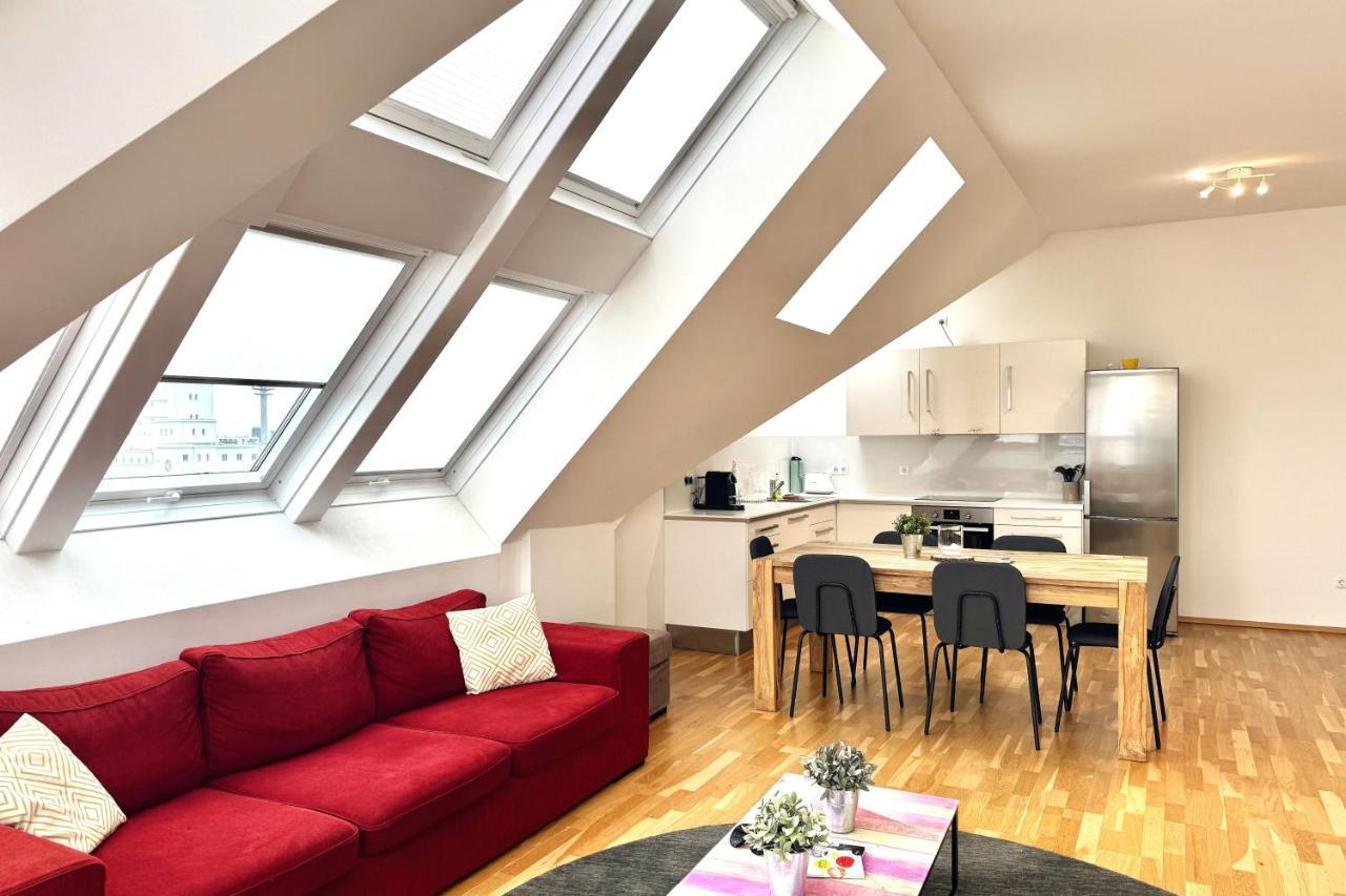 Spacious Penthouse In Favoriten Apartment