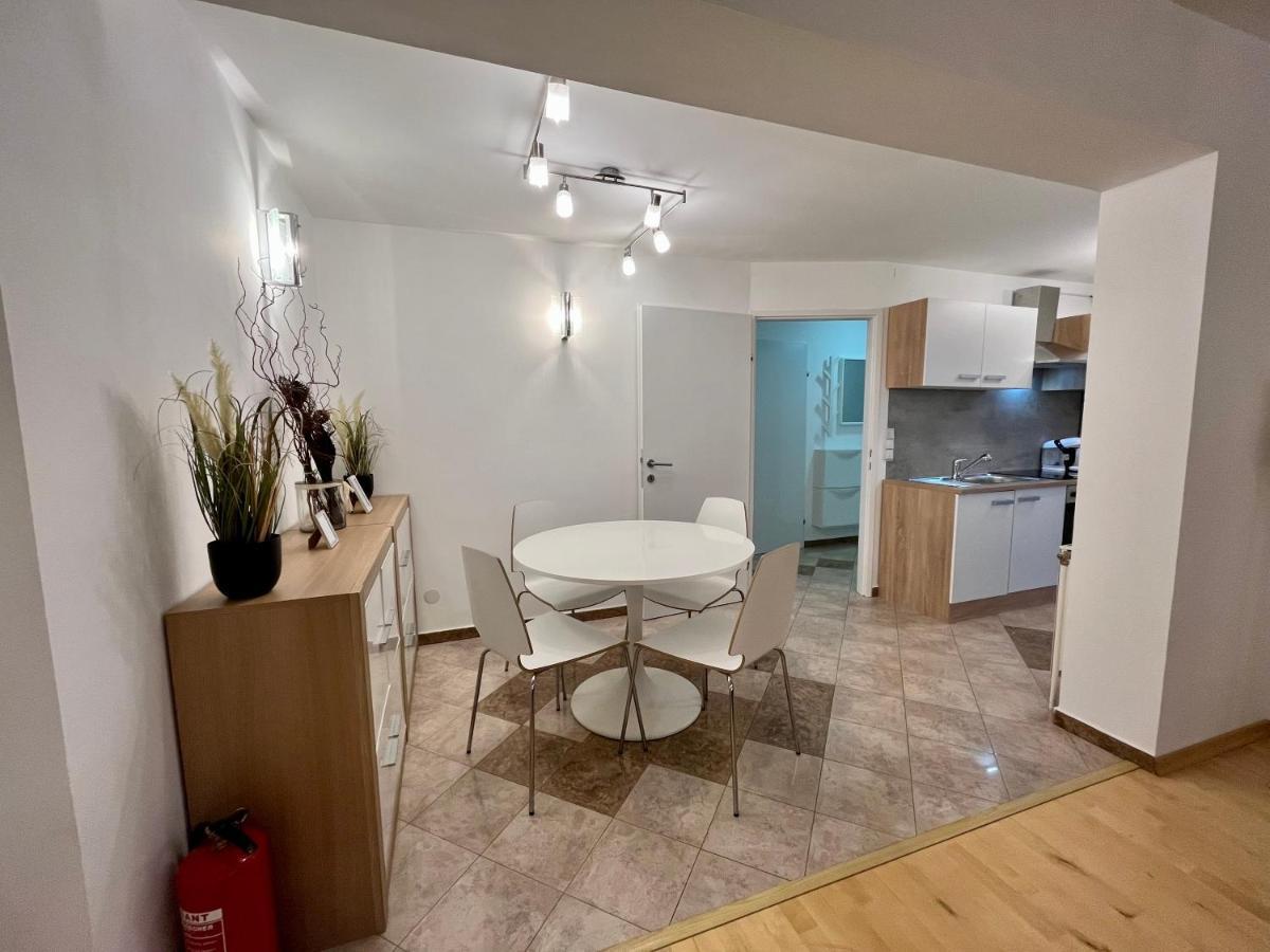 Apartment Traum Mit Pool+balkon *