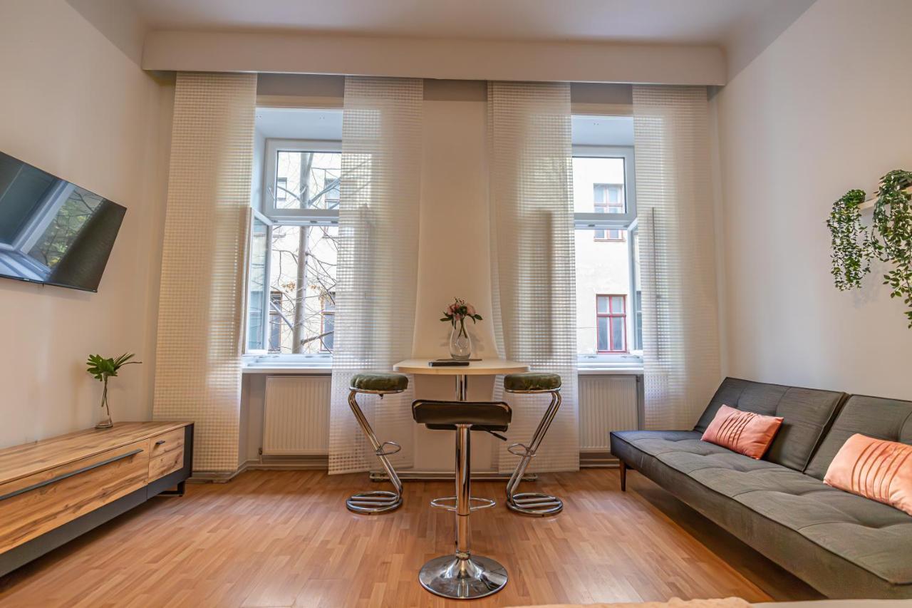 Cozy Center Retreat 2br Apt. Homelike Comfort