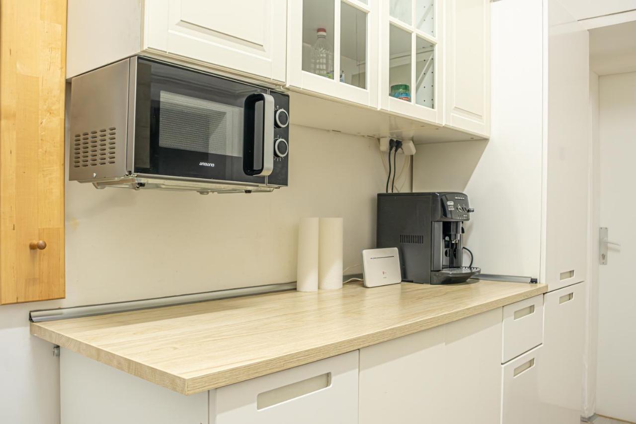 Cozy Center Retreat 2br Apt. Homelike Comfort Apartment