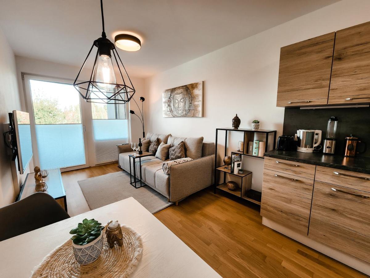 - Modern New Apartment, Old Danube Apartment