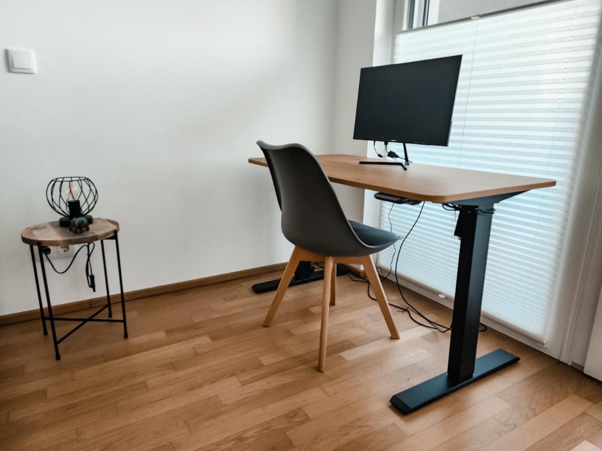 - Modern New Apartment, Old Danube