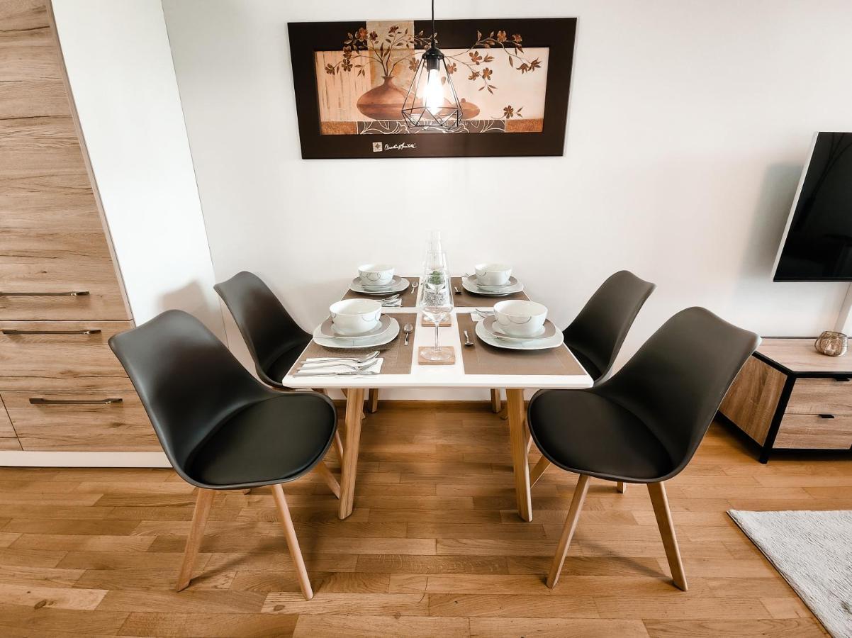 - Modern New Apartment, Old Danube Apartment