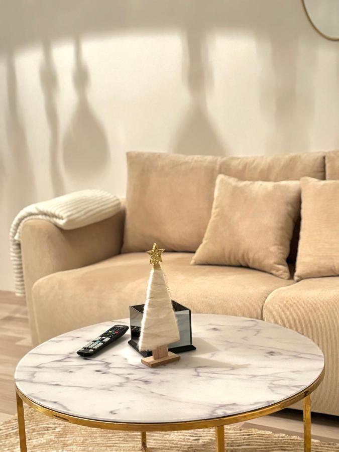 Luxury- Contactless Check-in Apartment