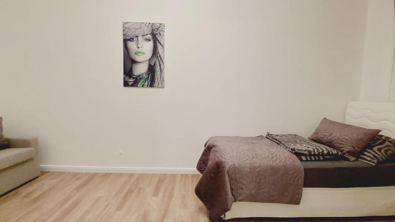 Superior 4 Bedroom Apartment *