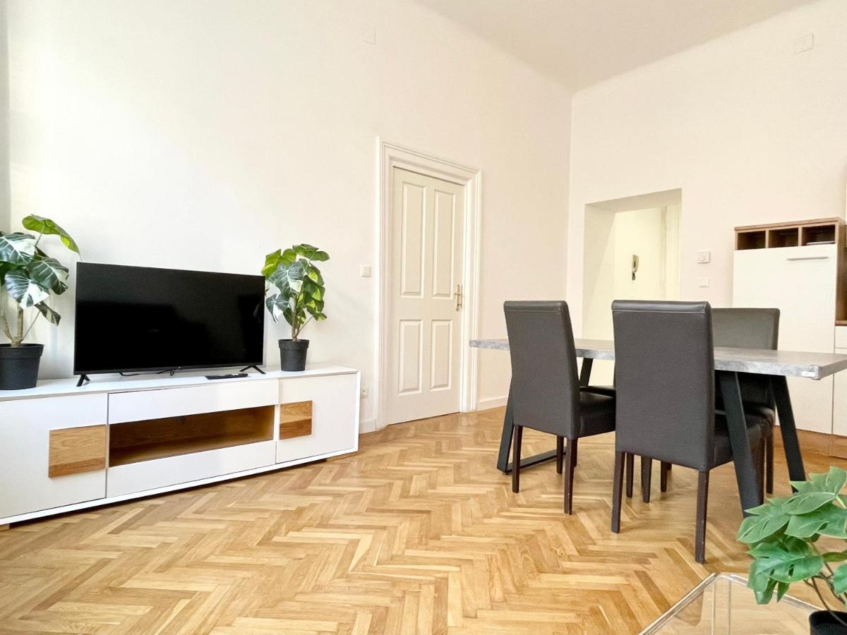 Premium At Famous Kutschkermarkt Apartment *