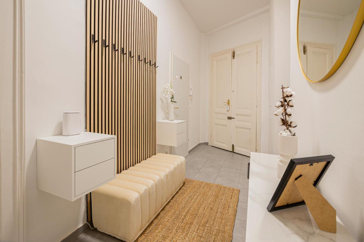 Charming Perfect For 4-6 Tram, Self-checkin * Viena