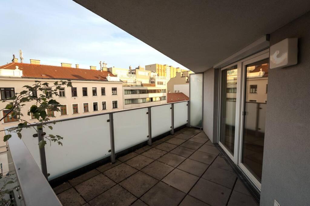 Huge Flat With Terrace & Parking And 3 Bed Apartment