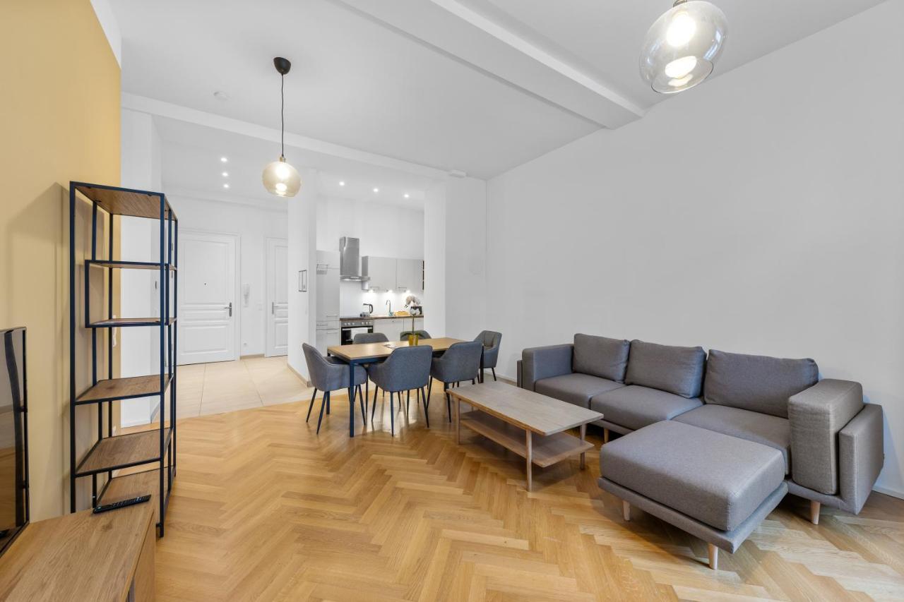 Chic Residences #suite 6 * Brand New *