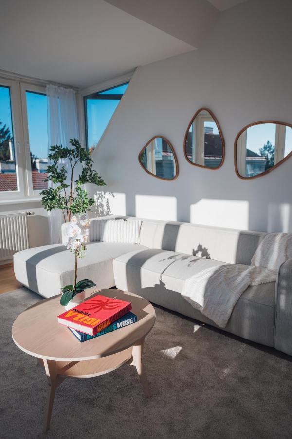 Stylish With Breathtaking Rooftop Views Apartment