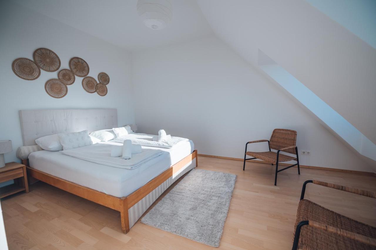 Apartment Stylish With Breathtaking Rooftop Views *