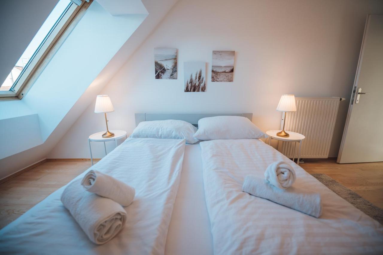Stylish With Breathtaking Rooftop Views Apartment Vienna