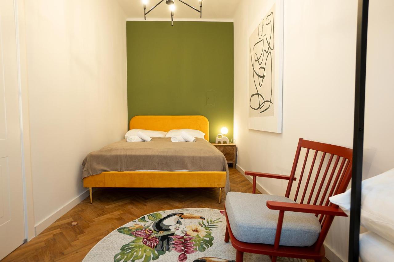 Brand New 2-room *