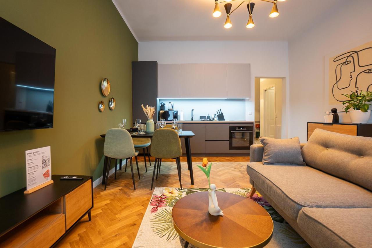 Brand New 2-room Apartment *