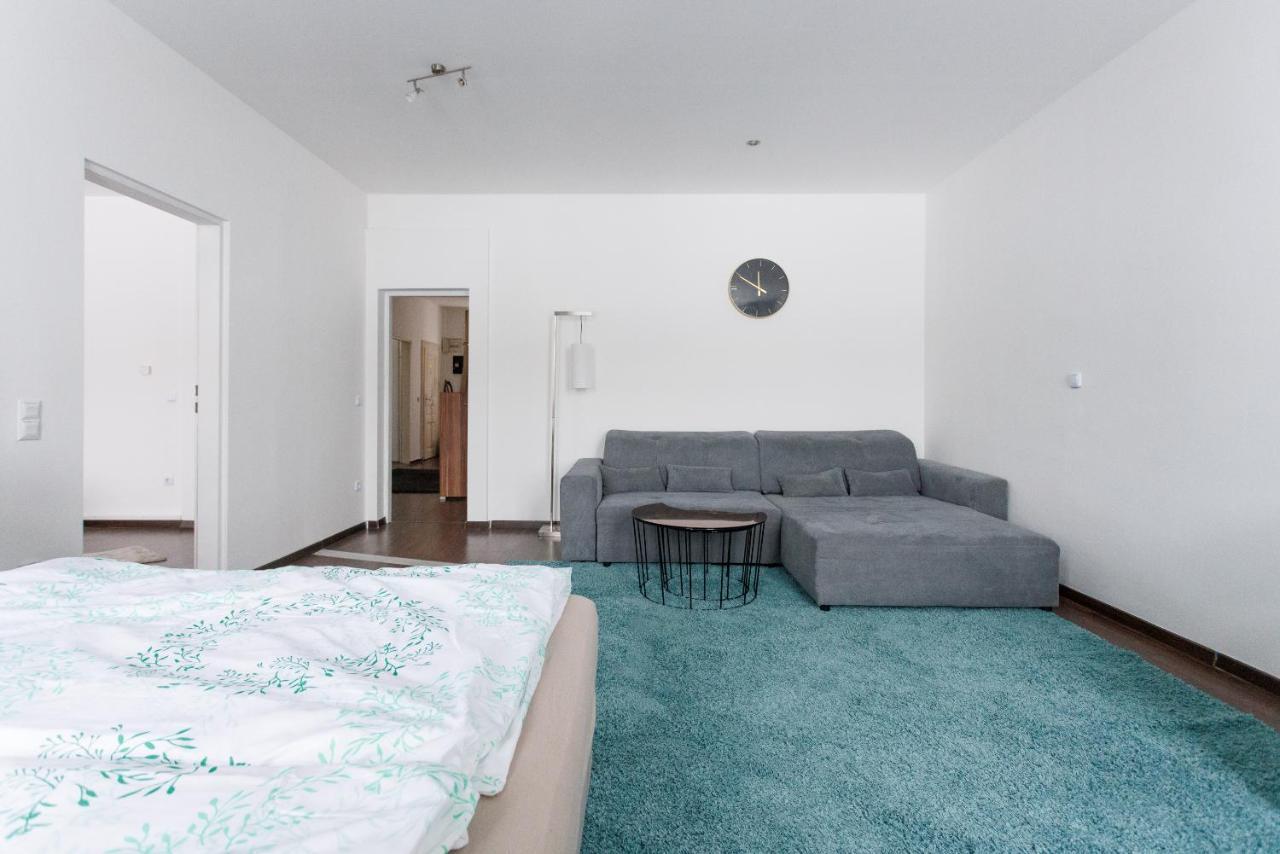 Central, Modern, Big Apartment
