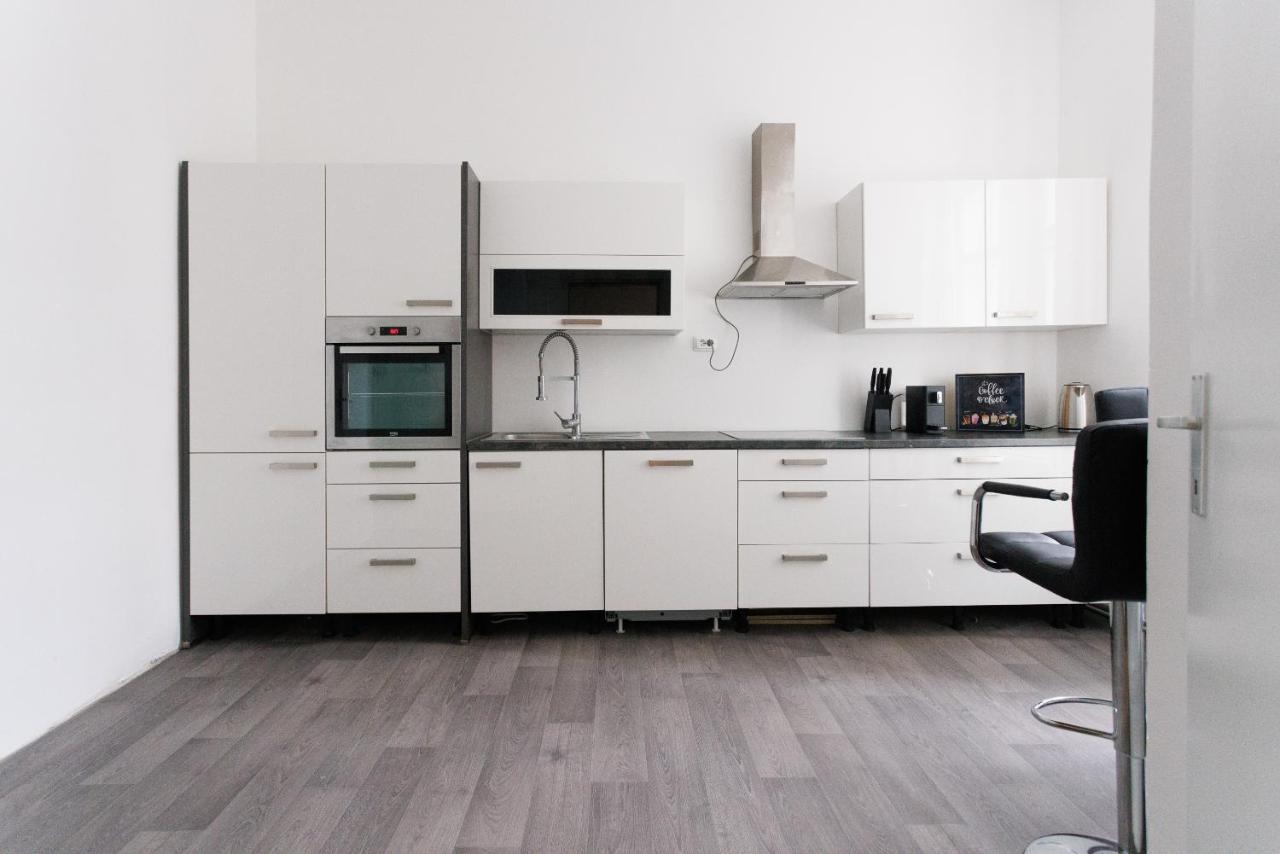 Apartment Central, Modern, Big