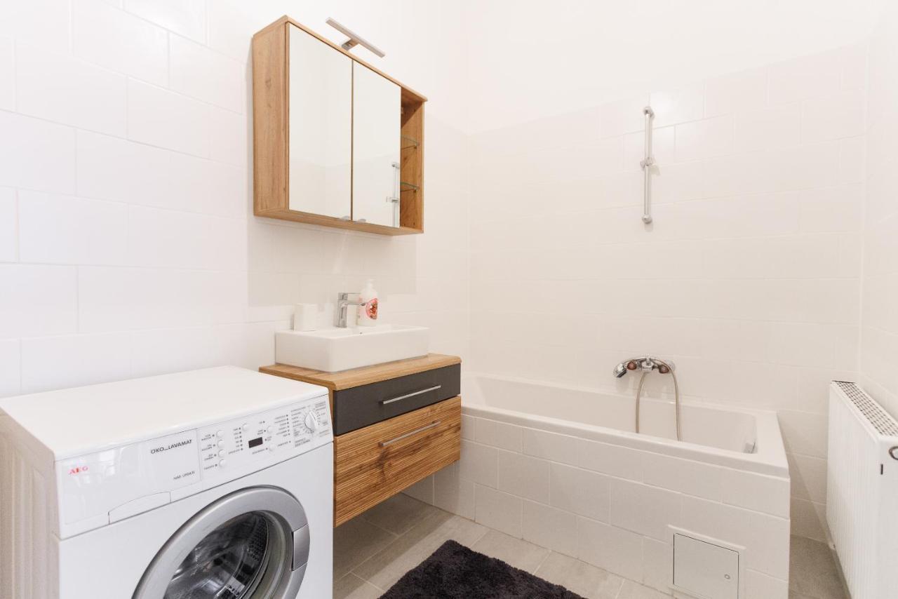 Central, Modern, Big Apartment
