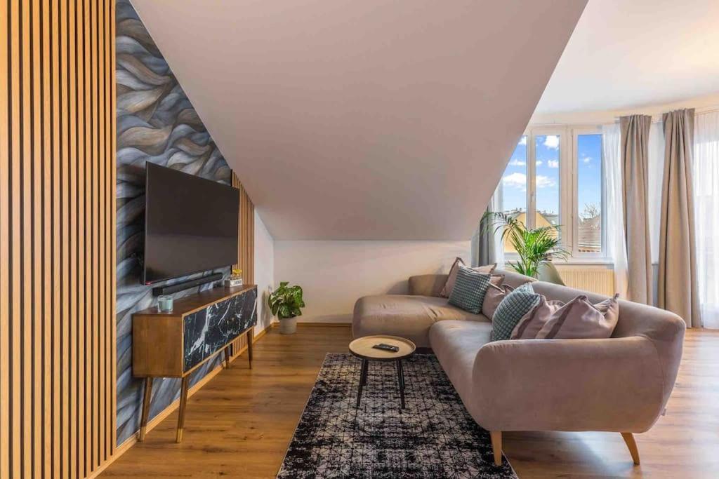 „royal Loft View“ Rooftop Naehe Stadtzentrum Apartment *