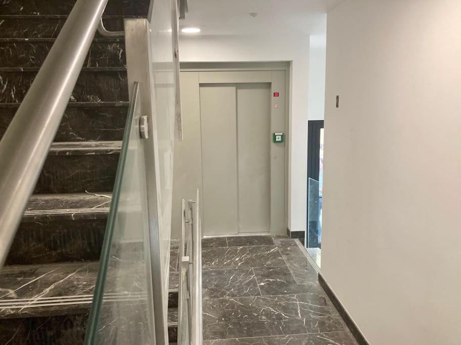 Top Apartment* Panoramic View* Sensible Balcony* * Vienna