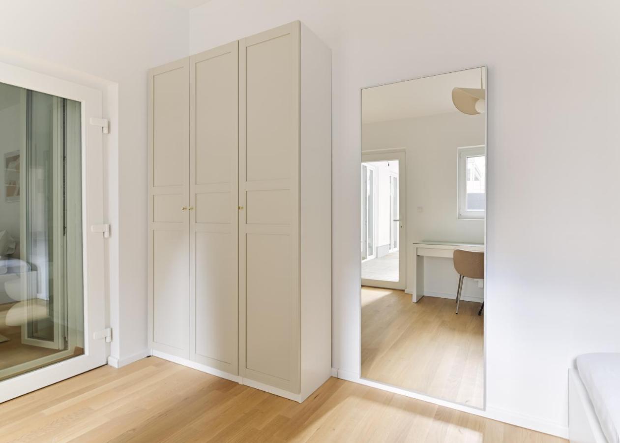Stylish & Modern - Private Garden & Free Parking Apartment *
