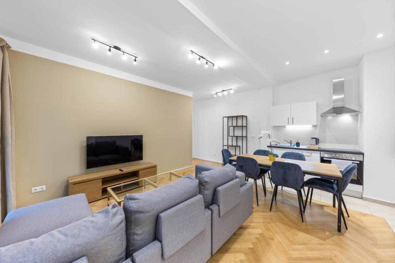 Chic Residences #king #brand New# Apartment *