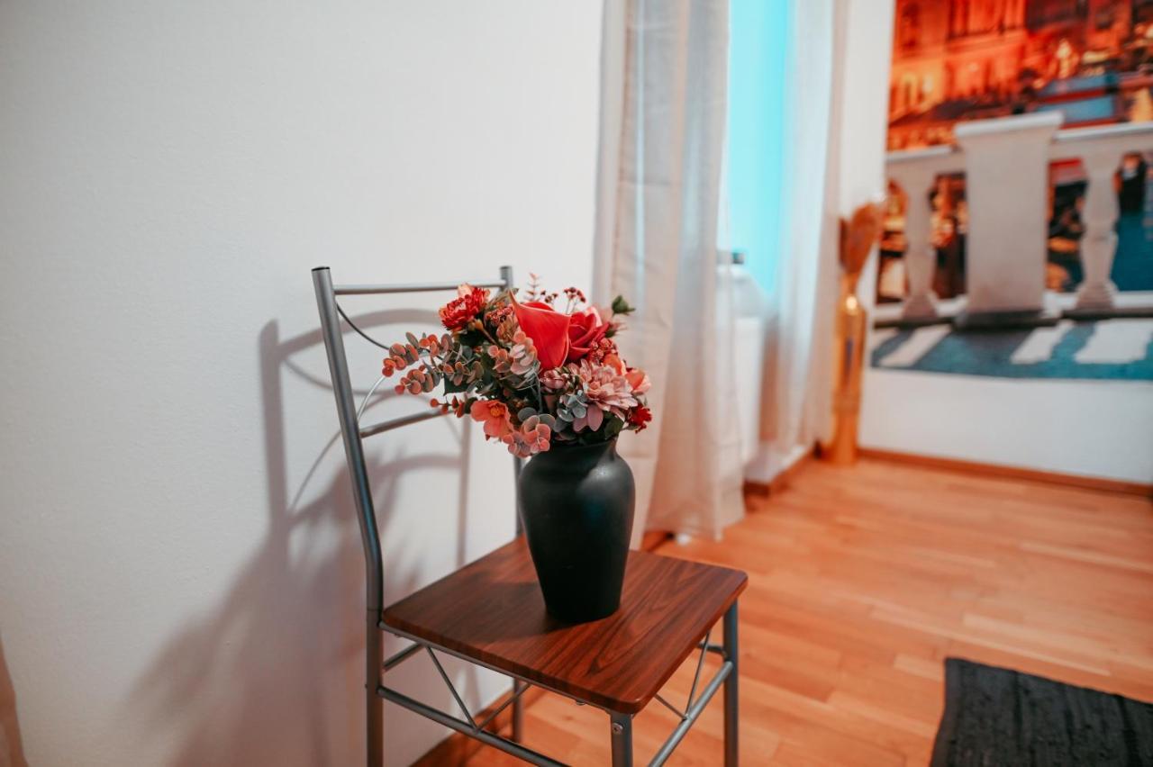 Apartment 4 *