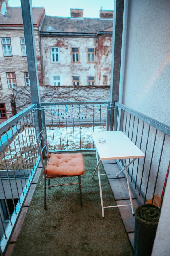 4 Apartment