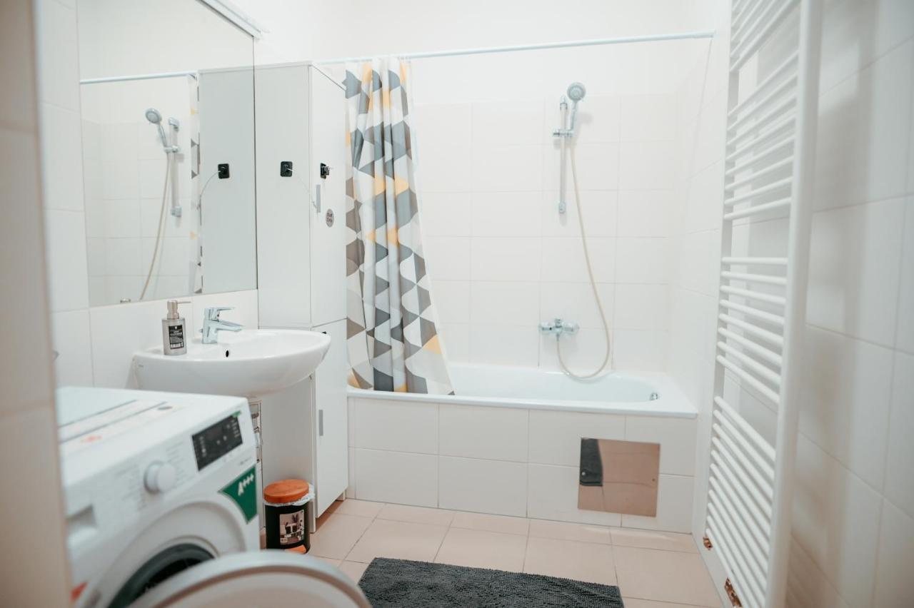 4 Apartment