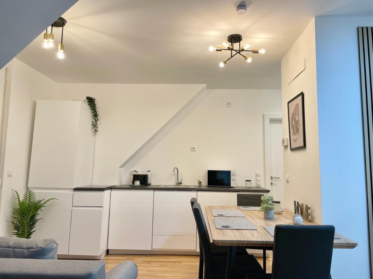 Apartment Modern Rooftop With Balcony - Free Parking Vienna