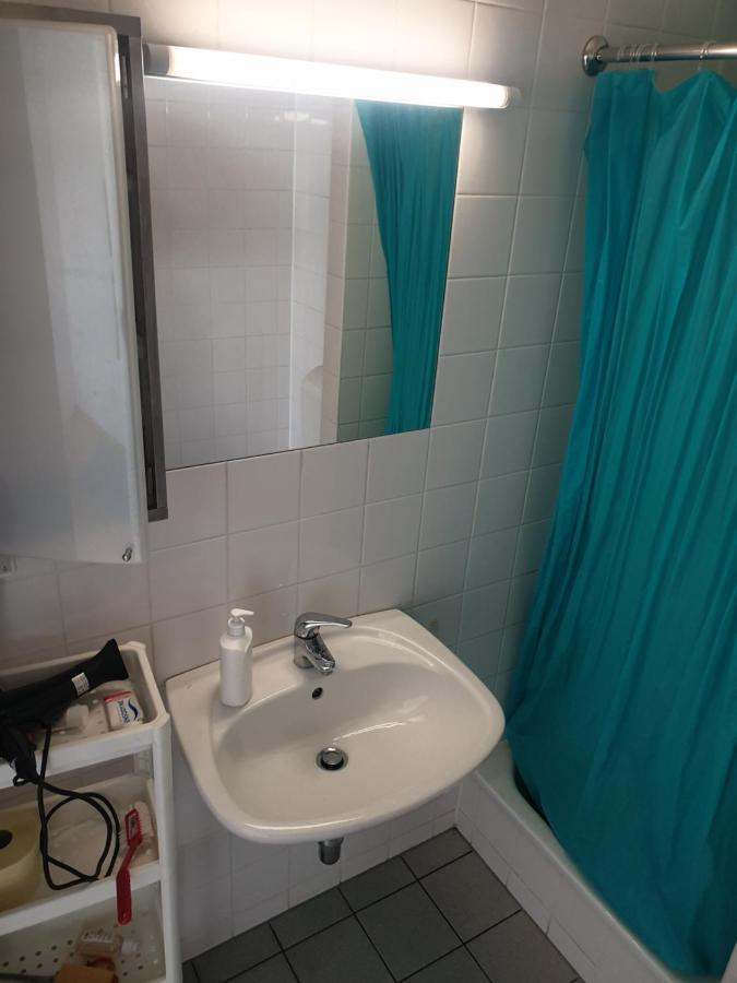 Cozy Bright Penthouse Close To U1 And U6 Metros