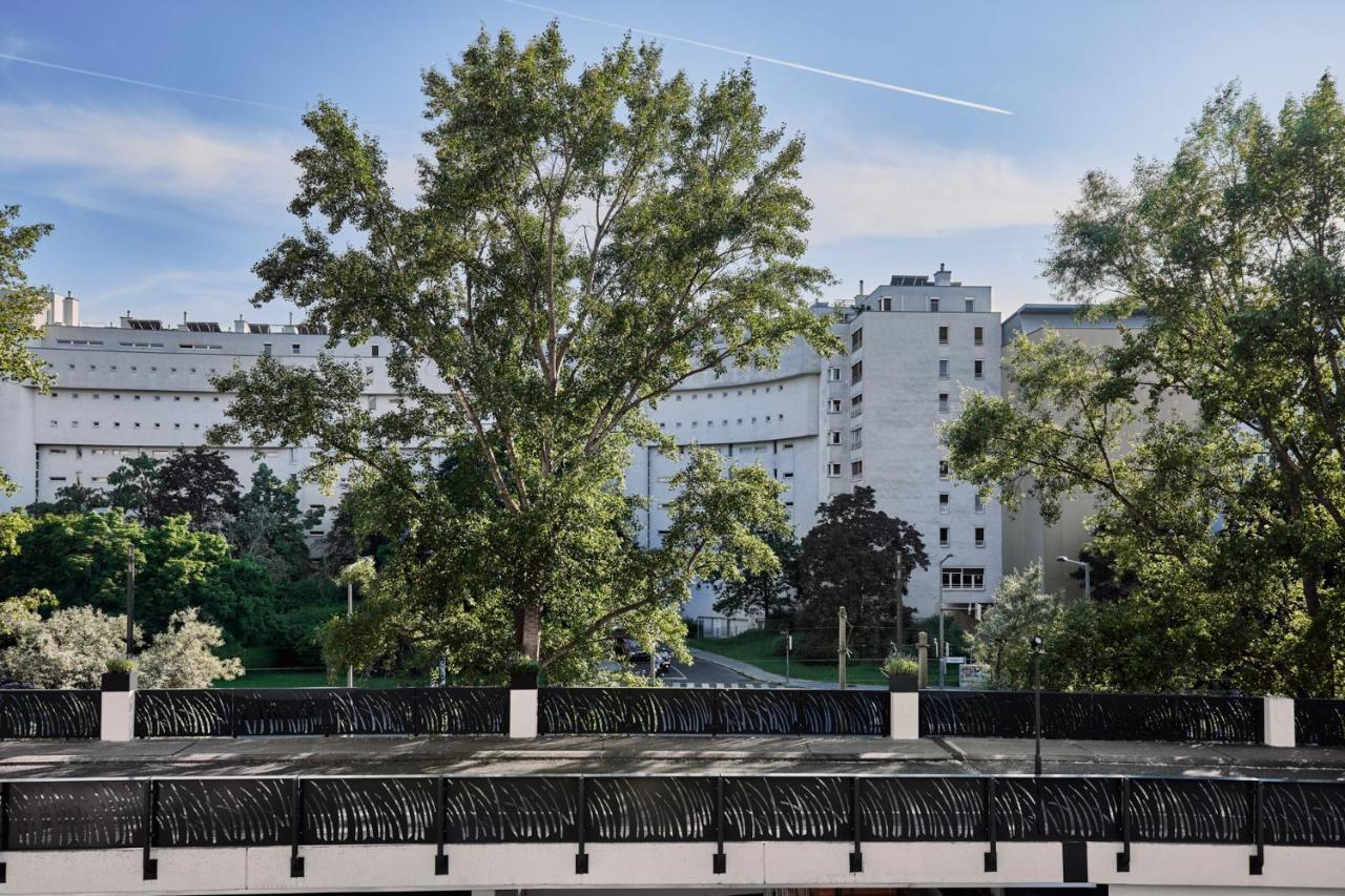 Hilton Waterfront 4* Viena