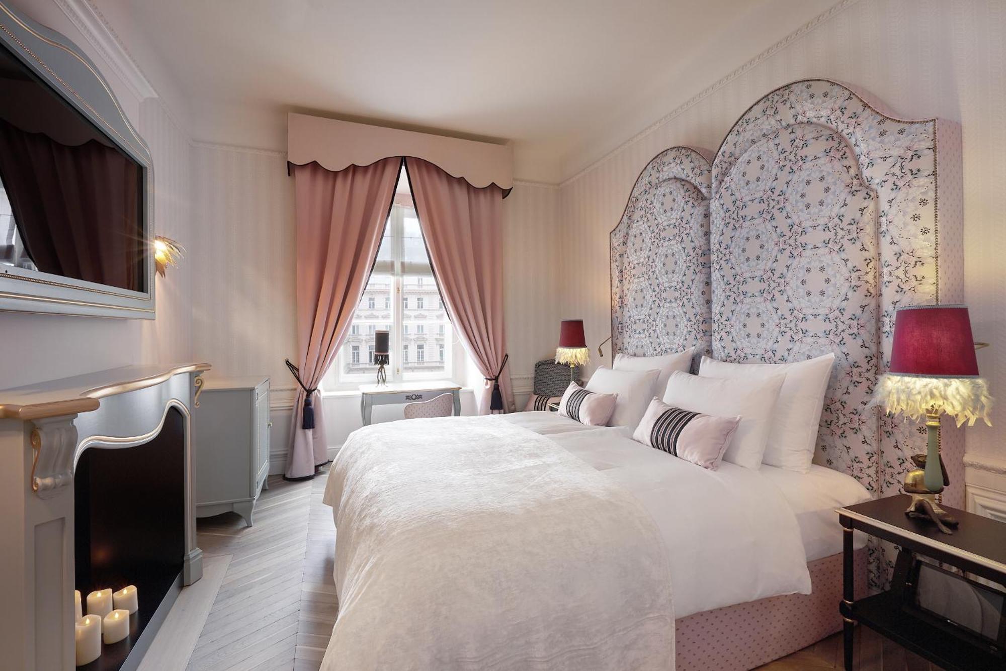The Leo Grand Hotel 5*